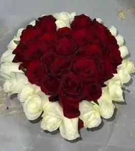 Композиция из 51 розы Сердце