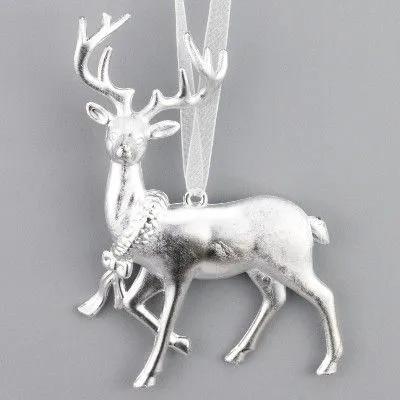 Украшение подвесное Олень (пластик), 12х9см, серебро фото в интернет-магазине Флоранж