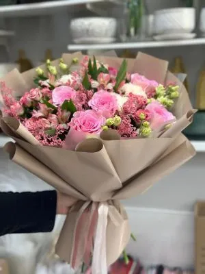 Розовый аромат , состав , цвет букета , подходит 