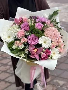 Букет Сюрприз , состав Гидрангия Роза кустовая Гербера Орхидея, цвет букета Мультицвет, подходит Девушке Маме Учителю