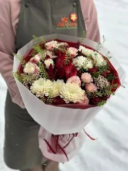 Букет Драгоценность , состав Хризантема кустовая Роза кустовая, цвет букета Красный, подходит Маме Учителю