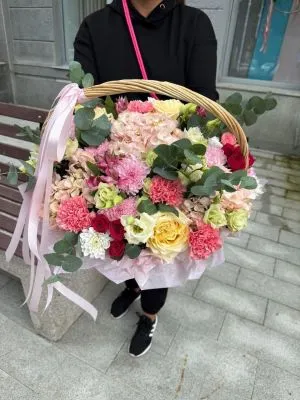 Цветы в корзине Милан 