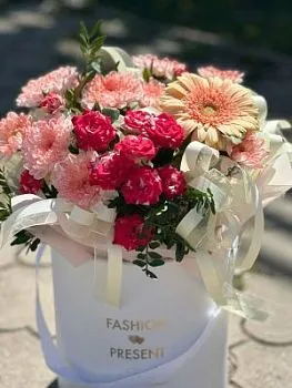 Композиция Солнечный ритм , состав Гербера Хризантема кустовая Роза кустовая, цвет букета Персиковый Красный, подходит Маме