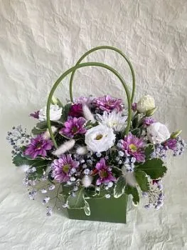 Композиция Нежность , состав Эустома Гипсофила Хризантема кустовая, цвет букета Зеленый Сиреневый, подходит Маме Ребенку Учителю