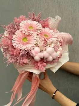 Букет Зефирный комплимент , состав Гербера Гидрангия Хлопок, цвет букета Розовый, подходит Девушке