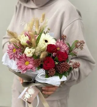 Композиция Адель , состав Роза Хризантема кустовая Гербера Тюльпан, цвет букета Мультицвет, подходит Девушке Маме Ребенку