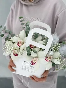 Авторский букет №37 , состав Орхидея Гипсофила, цвет букета Белый, подходит Девушке Маме Ребенку