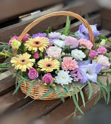 Цветы в корзине Счастье 