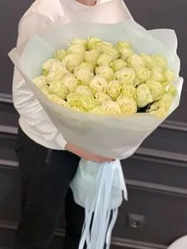 Букет из 51 белой розы , состав 51 роза, цвет букета Белый, подходит 