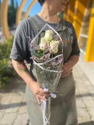 Букет из 3 белых роз   в интернет-магазине Флоранж