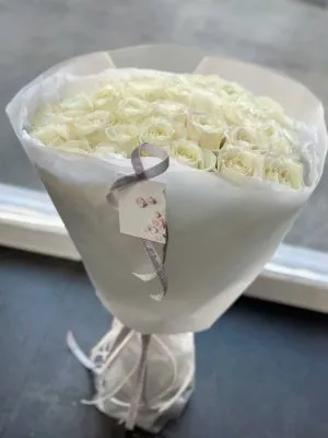 Букет из 35 белых роз   в интернет-магазине Флоранж