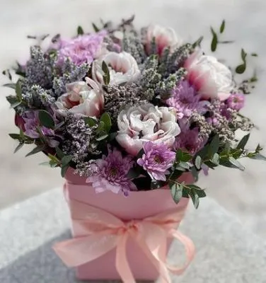 Цветы в коробке Вероника 