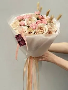 Букет Виктория , состав Роза Роза кустовая, цвет букета Персиковый Розовый, подходит Девушке Маме