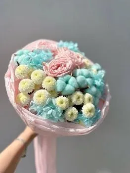 Букет Мягкая нега , состав Хризантема кустовая Гидрангия Роза одноголовая, цвет букета Розовый Голубой, подходит Девушке Мужчине