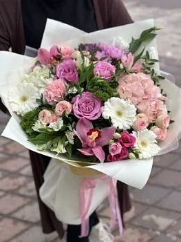 Букет Сюрприз , состав Гидрангия Роза кустовая Гербера Орхидея, цвет букета Мультицвет, подходит Девушке Маме Учителю