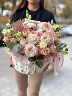 Цветы в корзине Весеннее утро 