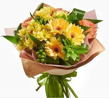 Букет Летнее утро , состав Роза Хризантема кустовая Гербера, цвет букета Персиковый Желтый Зеленый, подходит Девушке Маме Мужчине Учителю