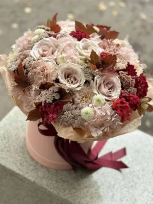 Цветы в коробке Катрин 