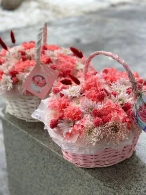 Цветы в корзине Сладость 