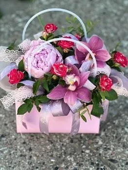 Композиция Милашка , состав Пион Цимбидиум Роза кустовая, цвет букета Розовый Сиреневый, подходит Девушке Маме