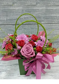 Композиция Прелесть , состав Роза Роза кустовая, цвет букета Сиреневый, подходит Девушке Маме