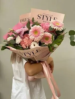 Букет Пинки Пай , состав Гербера Хризантема кустовая Гидрангия Эустома, цвет букета Розовый, подходит Девушке