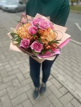 Авторский букет №27 , состав Гидрангия Роза Альстромерия Озотамнус, цвет букета Оранжевый Розовый, подходит Девушке Маме