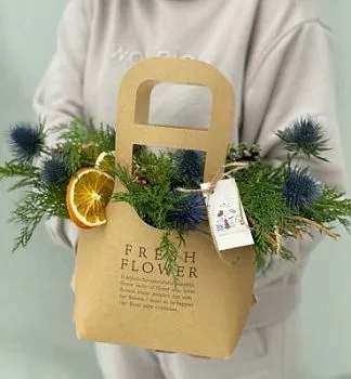 Новый год 13 фото вживую в руках, состав, цветовая гамма 