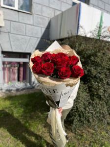Букет бордовых роз 11 шт