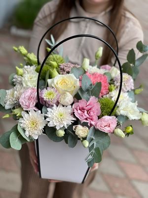 Цветы в коробке Люблю ВИДЕО