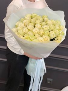 Букет из 51 белой розы