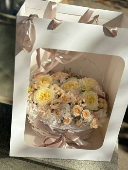 Цветы в корзине Сокровищница